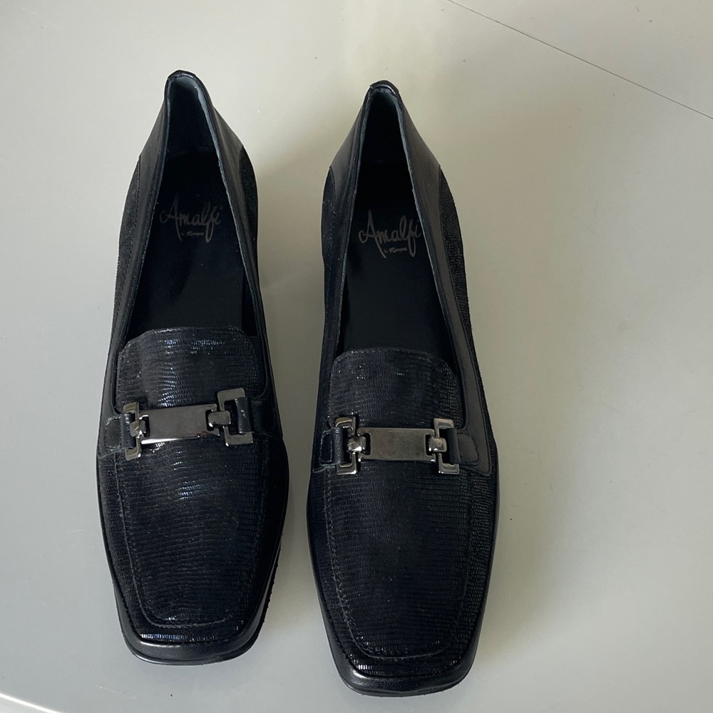 Amalfi Black Women's Loafers with Metal Accent NWOT